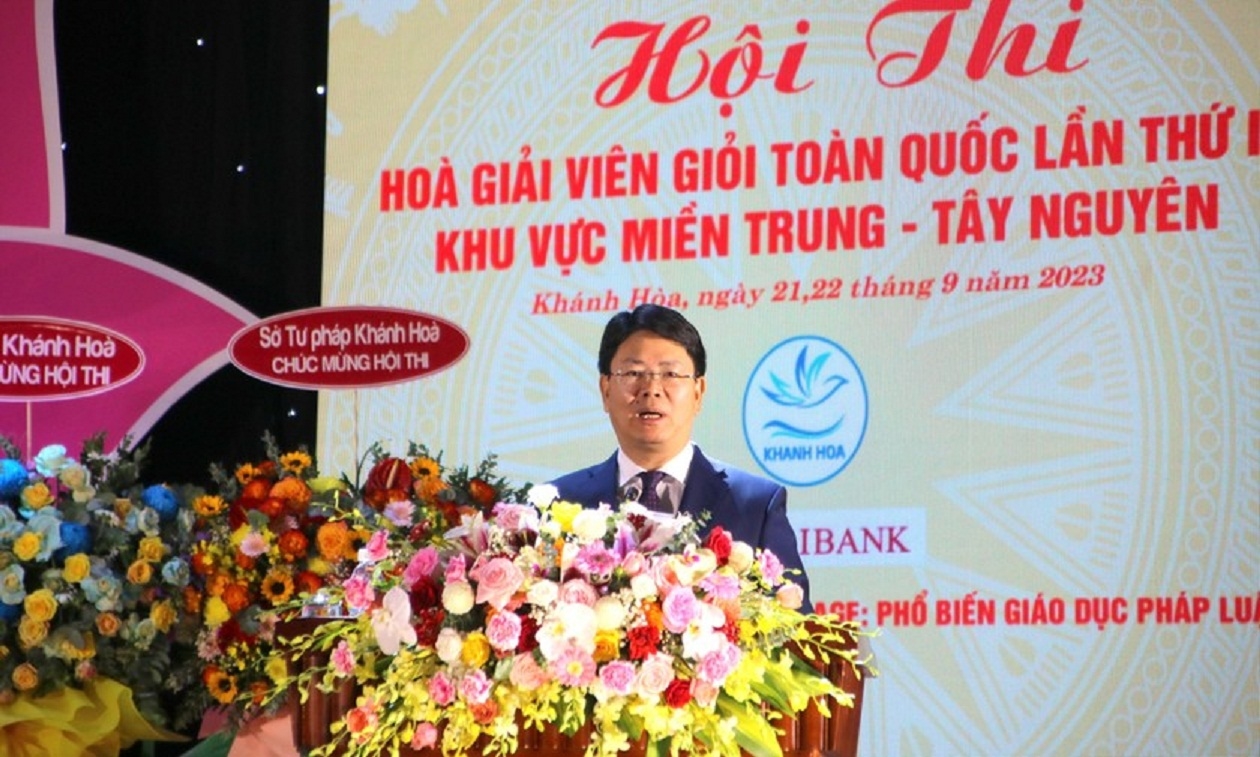 Thứ trưởng Bộ Tư Pháp Nguyễn Thanh Tịnh phát biểu khai mạc 