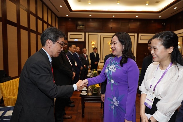 Phó Chủ tịch nước Võ Thị Ánh Xuân gặp mặt đại biểu các nước ASEAN. Ảnh: VGP/Minh Trang