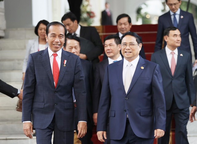 Thủ tướng Chính phủ Phạm Minh Chính và Tổng thống Indonesia Joko Widodo - Ảnh: VGP/Nhật Bắc