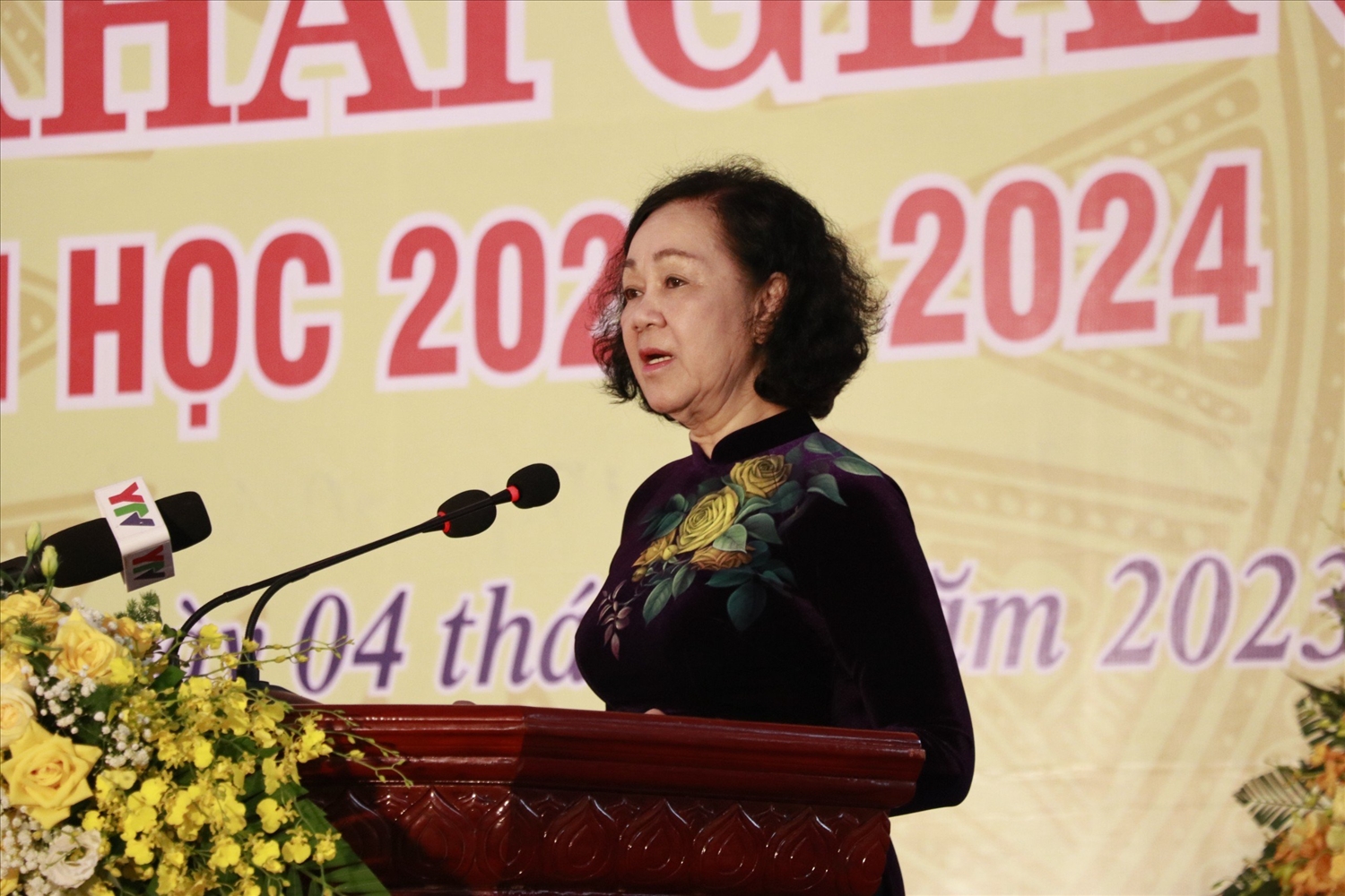 Ủy viên Bộ Chính trị, Thường trực Ban Bí thư, Trưởng ban Tổ chức Trung ương Trương Thị Mai phát biểu tại Lễ khai giảng