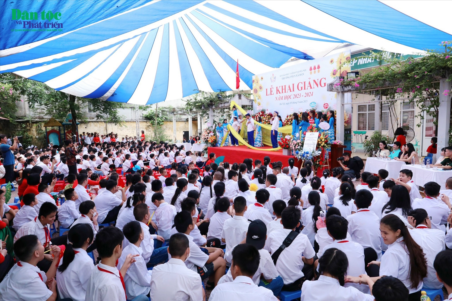 Toàn cảnh buổi lễ Khai giảng tại trường PTCS Xã Đàn, quận Đống Đa, thành phố Hà Nội