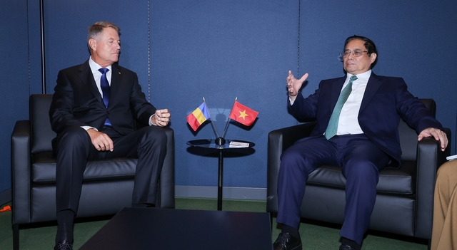 Thủ tướng Phạm Minh Chính khẳng định Việt Nam hết sức coi trọng quan hệ hợp tác hữu nghị truyền thống với bề dày hơn 70 năm lịch sử xây dựng và phát triển được vun đắp qua nhiều thế hệ với Romania - Ảnh: VGP/Nhật Bắc