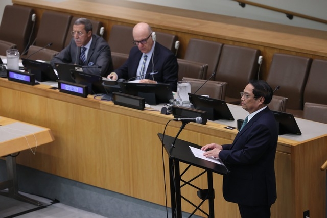 Thủ tướng Chính phủ Phạm Minh Chính nhấn mạnh những hậu quả hết sức nặng nề của đại dịch và kêu gọi cộng đồng quốc tế nỗ lực hành động để thế hệ tương lai không phải chịu thảm họa đại dịch, có cách tiếp cận và các giải pháp mang tính toàn cầu và toàn dân - Ảnh: VGP/Nhật Bắc