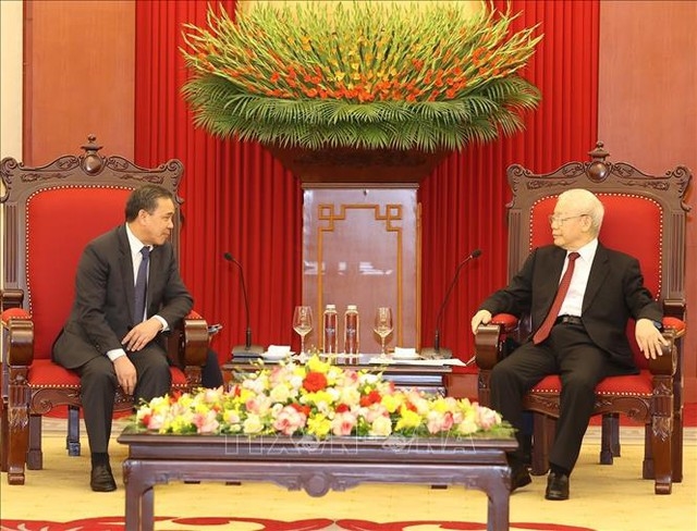 Tổng Bí thư Nguyễn Phú Trọng tiếp thân mật Đại sứ Lào tại Việt Nam Sengphet Houngboungnuang đến chào nhân dịp kết thúc nhiệm kỳ công tác - Ảnh: TTXVN