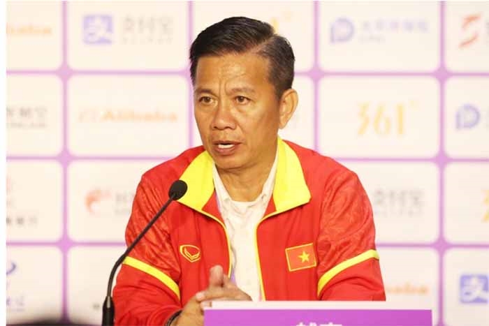HLV Hoàng Anh Tuấn thừa nhận, Olympic Việt Nam đã "bị áp đảo hoàn toàn"