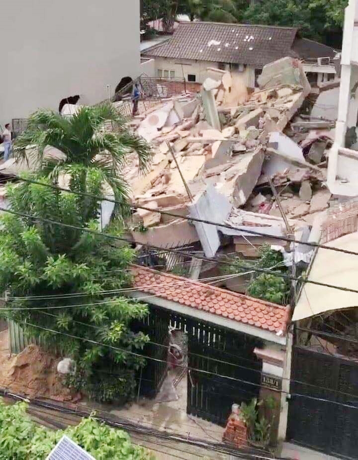 Hiện trường vụ sập nhà 4 tầng ở trong hẻm 133 đường Bình Quới, quận Bình Thạnh, TP. Hồ Chí Minh. (Ảnh: VietnamNet)