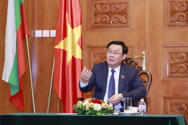 Chủ tịch Quốc hội Vương Đình Huệ thông tin về tình hình đất nước nhất là công tác đối ngoại - Ảnh: Quochoi.vn