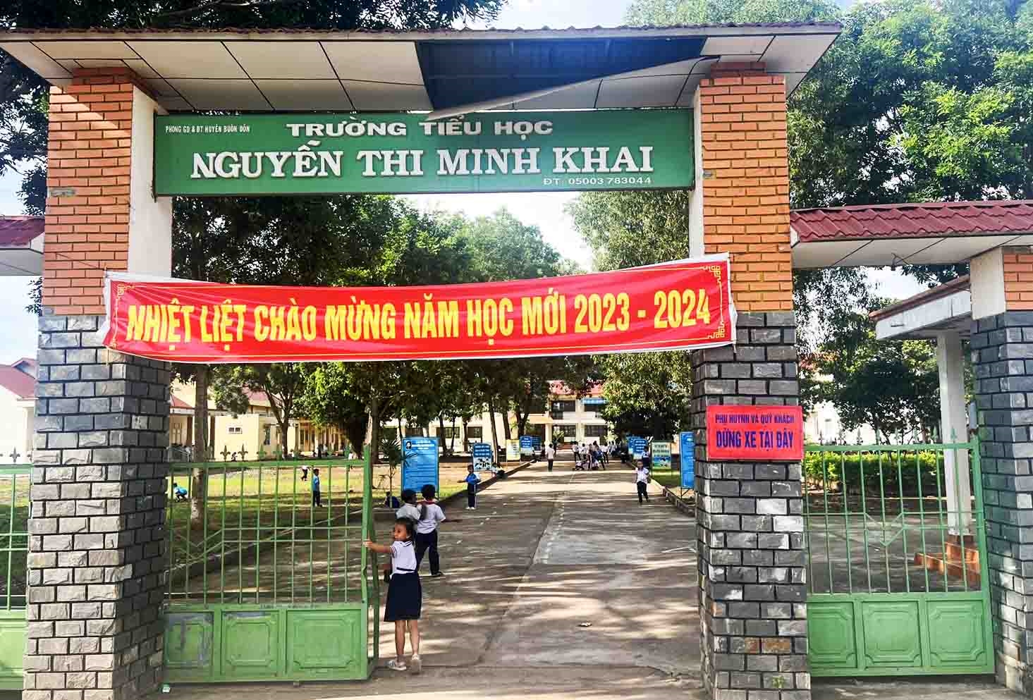 Trường Tiểu học Nguyễn Thị Minh Khai có 16 lớp mà 3 giáo viên môn Âm Nhạc