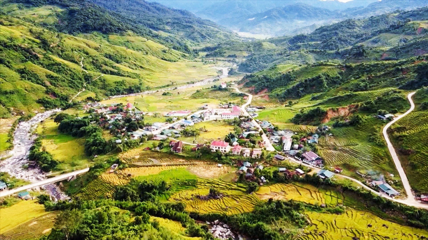 Xã Ngọc Linh nơi có tỷ lệ hộ nghèo cao nhất tỉnh Kon Tum, bởi đồng bào DTTS nơi đây còn duy trì phương thức sản xuất cũ và các hủ tục lạc hậu