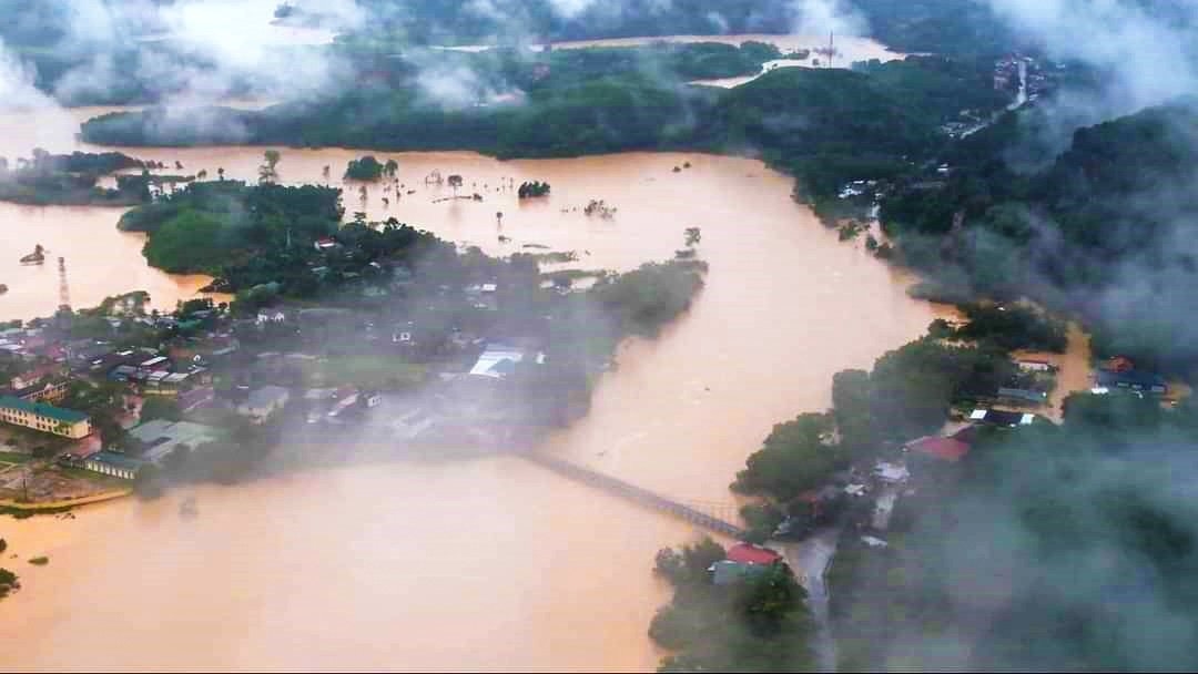 Khung cảnh bị ngập lụt ở huyện vùng cao Quỳ Châu, Nghệ An sau 2 ngày mưa lớn (26-27/9)
