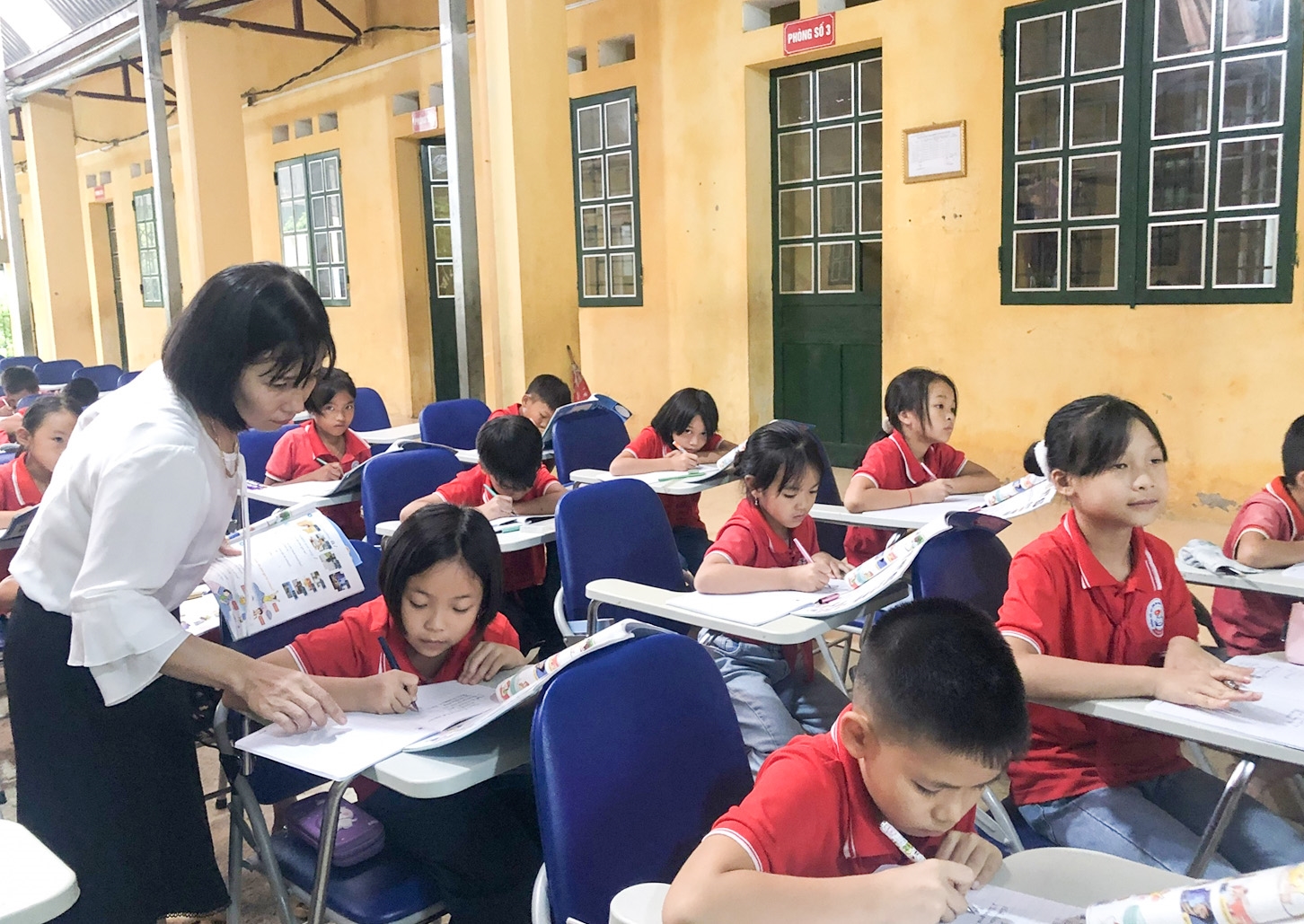 Tỷ lệ chuyên cần những ngày đầu năm học của các trường trên địa bàn huyện Mường Khương đạt trên 90%
