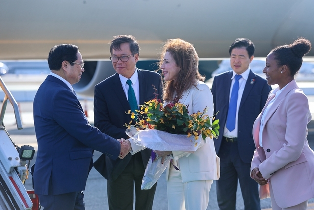 Vào lúc 16h45' ngày 17/9 (giờ địa phương), Thủ tướng Chính phủ Phạm Minh Chính và đoàn đại biểu Việt Nam tới sân bay Quốc tế San Francisco, bang California - Ảnh: VGP/Nhật Bắc