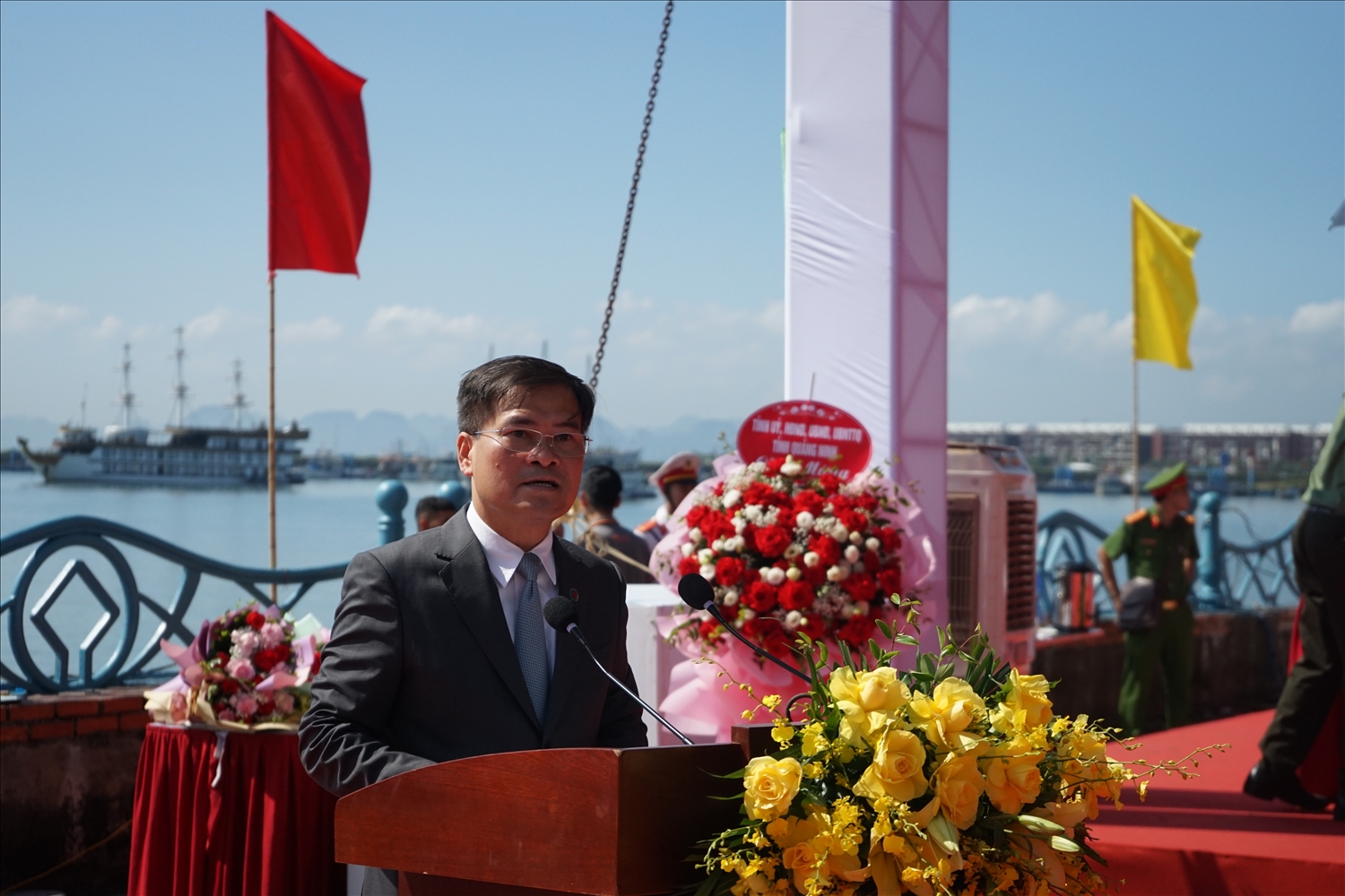 Ông Bùi Văn Khắng, Phó Chủ tịch UBND tỉnh Quảng Ninh, Trưởng Ban tổ chức diễn tập phát biểu khai mạc