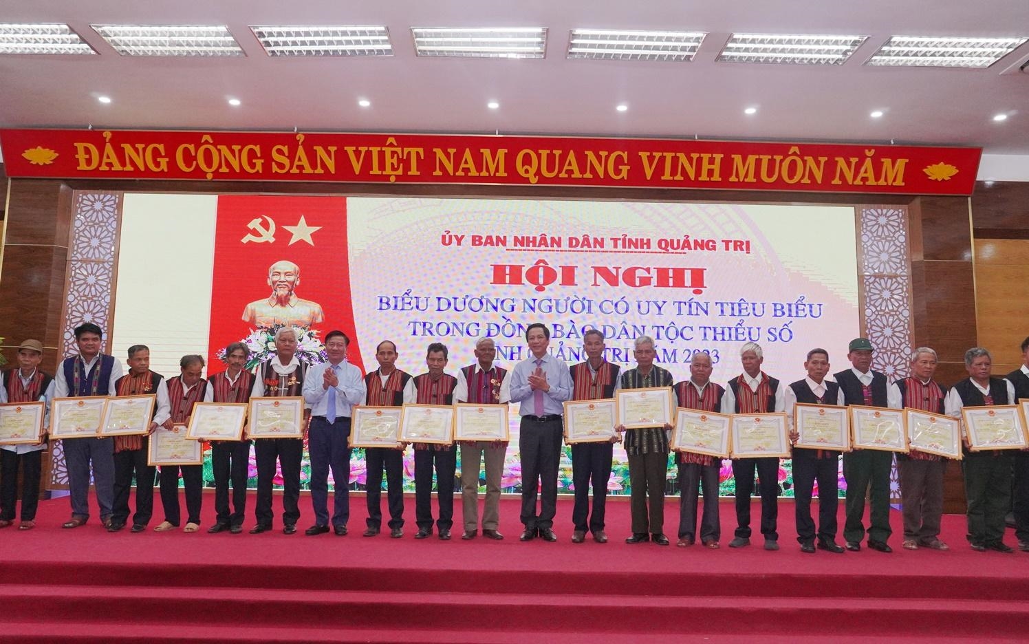 Toàn tỉnh Quảng Trị hiện có 191 Người có uy tín trong đồng bào các DTTS
