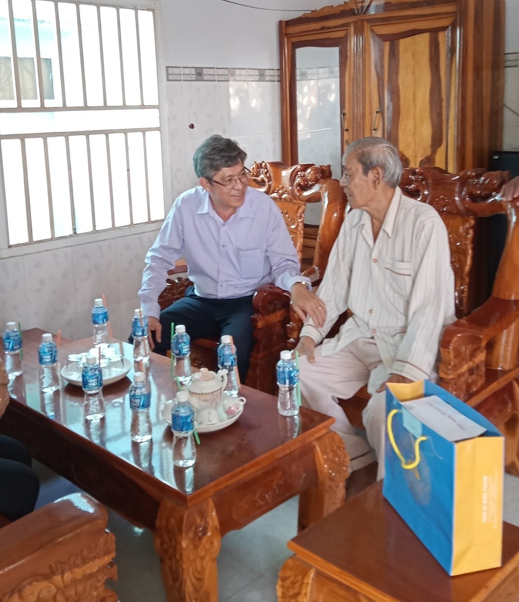 Phó Chủ tịch UBND tỉnh Bình Thuận thăm, chúc Tết gia đình liệt sĩ Bố Xuân Hội, xã Phan Hiệp, huyện Bắc Bình
