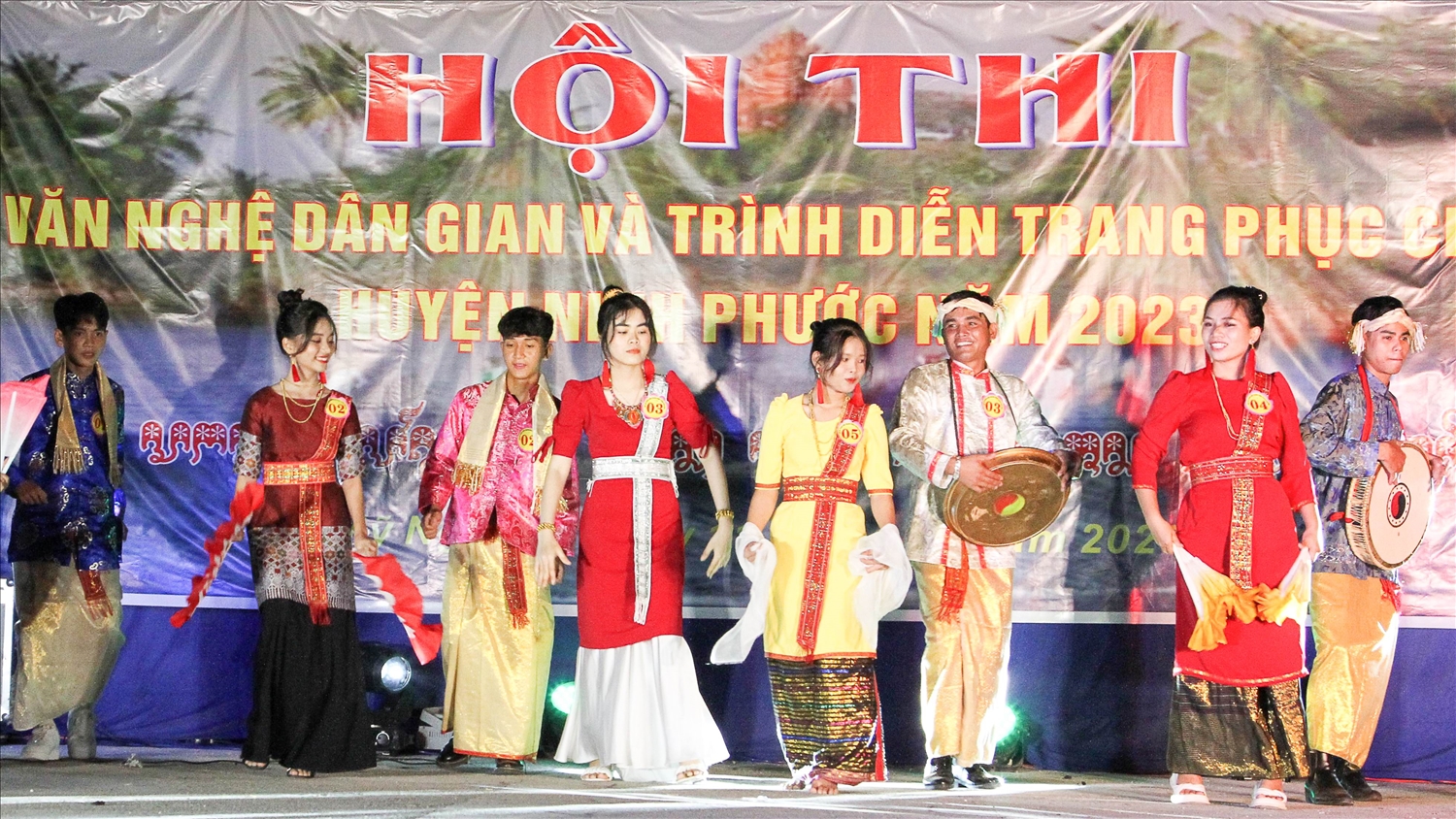 (Tin CTV) Hội thi văn nghệ dân gian và trình diễn trang phục Chăm tại Ninh Phước 3