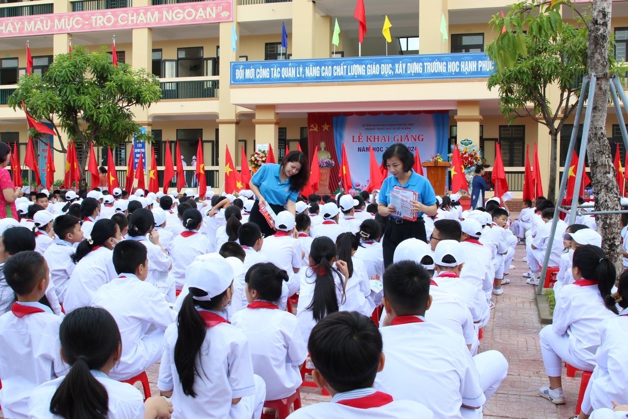 Tuyên truyền bảo hiểm y tế cho học sinh ở Hà Tĩnh