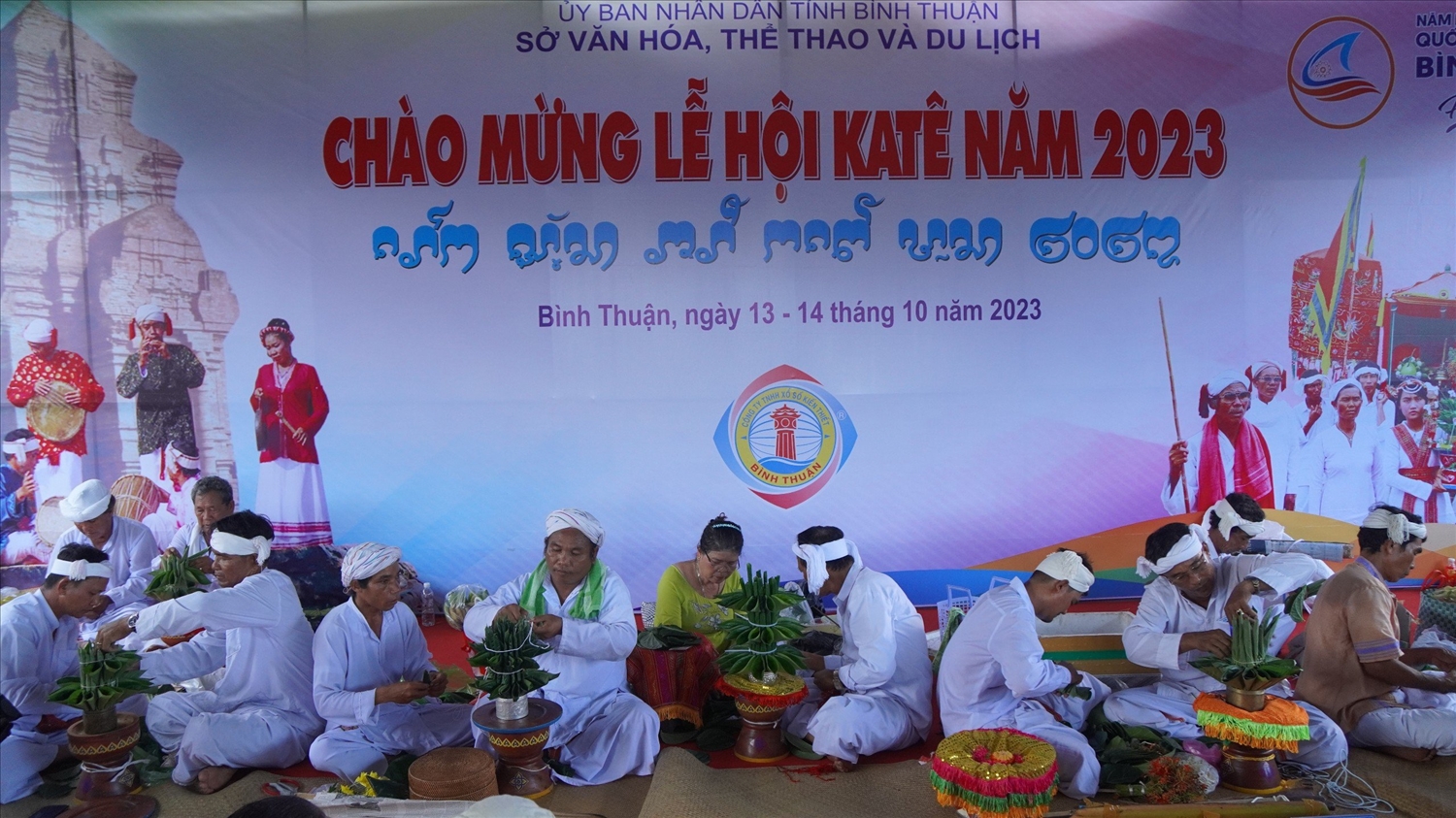 Thi trưng bày và trang trí lễ vật trên Thôn la giữa các địa phương trong tỉnh Bình Thuận