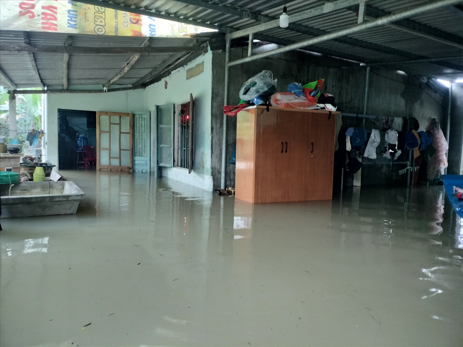 Nhà cửa của người dân Quảng Nam bị ngập do mưa lớn