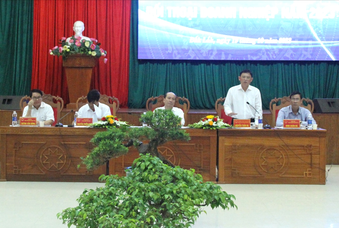 Phó Chủ tịch UBND tỉnh Đắk Lắk Nguyễn Tuấn Hà giải đáp một số vấn đề của doanh nghiệp, HTX
