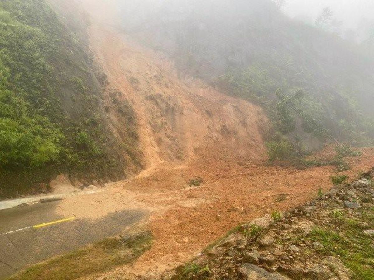 Quảng Trị-Thừa Thiên Huế: Nhiều nơi ngập lụt và sạt lở sau mưa lớn kéo dài 2