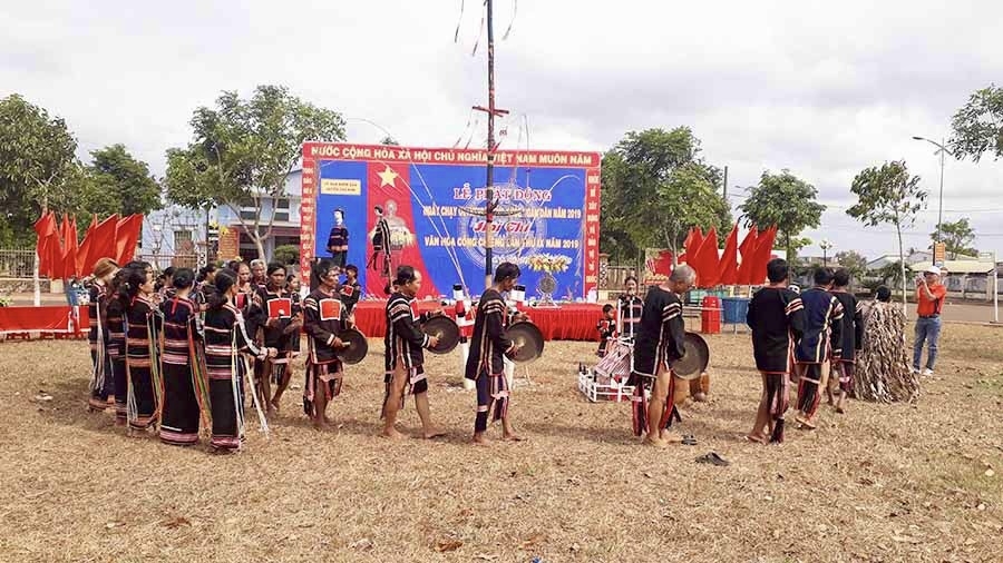 Huyện Chư Pưh thường xuyên tổ chức lễ hội, hội thi cồng chiêng... góp phần gìn giữ, phát huy bản sắc văn hoá dân tộc