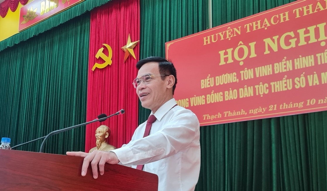 Ông Nguyễn Đình Tam, Phó Chủ tịch UBND huyện Thạch Thành phát biểu khai mạc Hội nghị