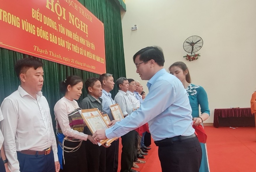 Người có uy tín, nhân sĩ, trí thức, doanh nhân DTTS huyện Thạch Thành đã và đang đóng góp tích cực trong phát triển KT-XH