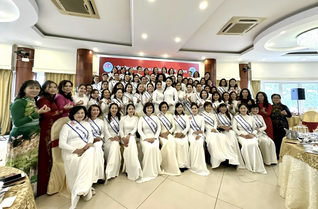 Hội nữ doanh nhân Việt Nam - Asean đã từng bước tập hợp, kết nối, hỗ trợ các hội viên nữ doanh nhân trong phát triển kinh tế, đồng thời thực hiện nhiều hoạt động an sinh xã hội ý nghĩa, sẻ chia với cộng đồng