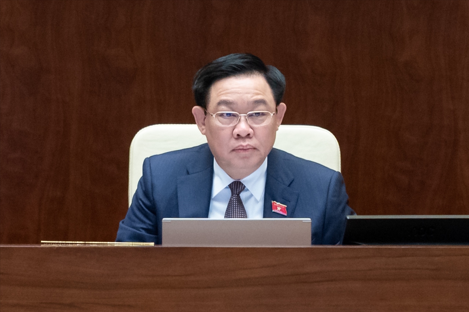 Chủ tịch Quốc hội Vương Đình Huệ điều hành phiên biểu quyết