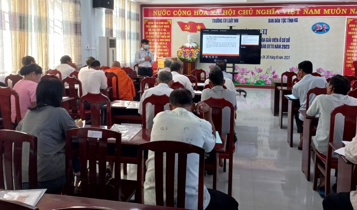 Hội nghị Bồi dưỡng kiến thức hòa giải cho Người có uy tín trong đồng bào DTTS tỉnh Kiên Giang năm 2023 
