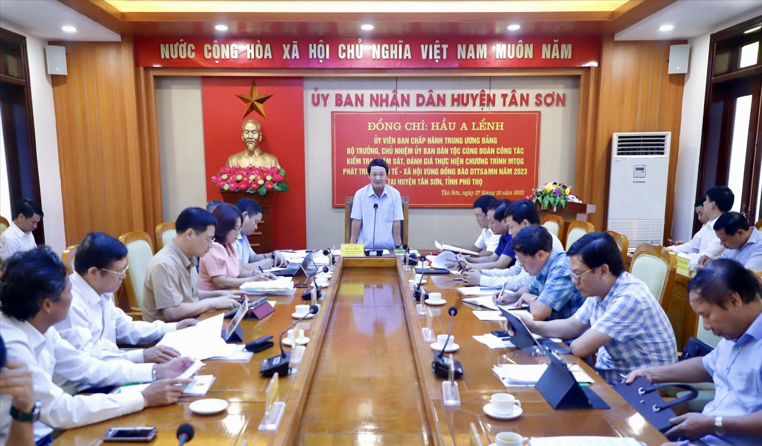 Bộ trưởng, Chủ nhiệm UBDT Hầu A Lềnh chủ trì buổi làm việc với UBND tỉnh Phú Thọ 