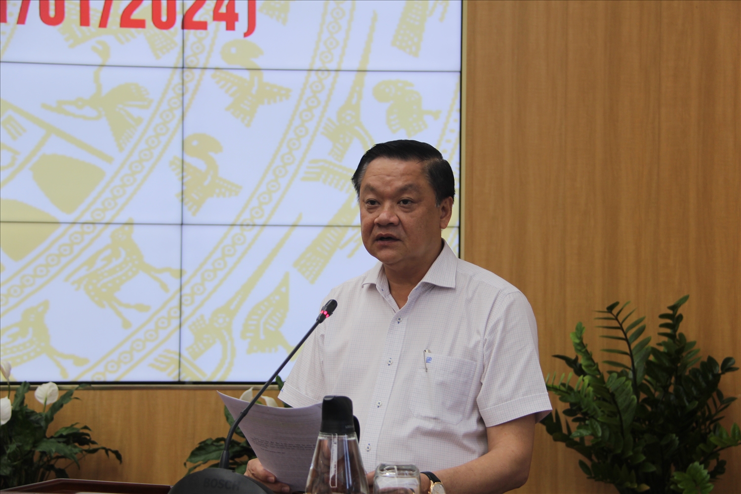 Ông Dương Tấn Hiển, Phó Chủ tịch Thường trực UBND TP. Cần Thơ phát biểu tại buổi họp báo