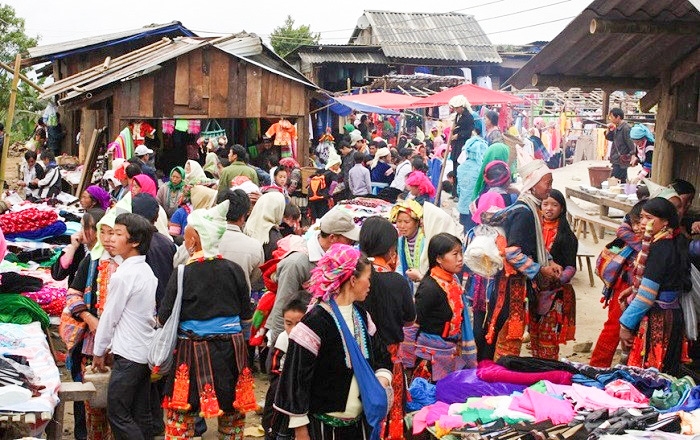 Chợ phiên Dào San, Phong Thổ