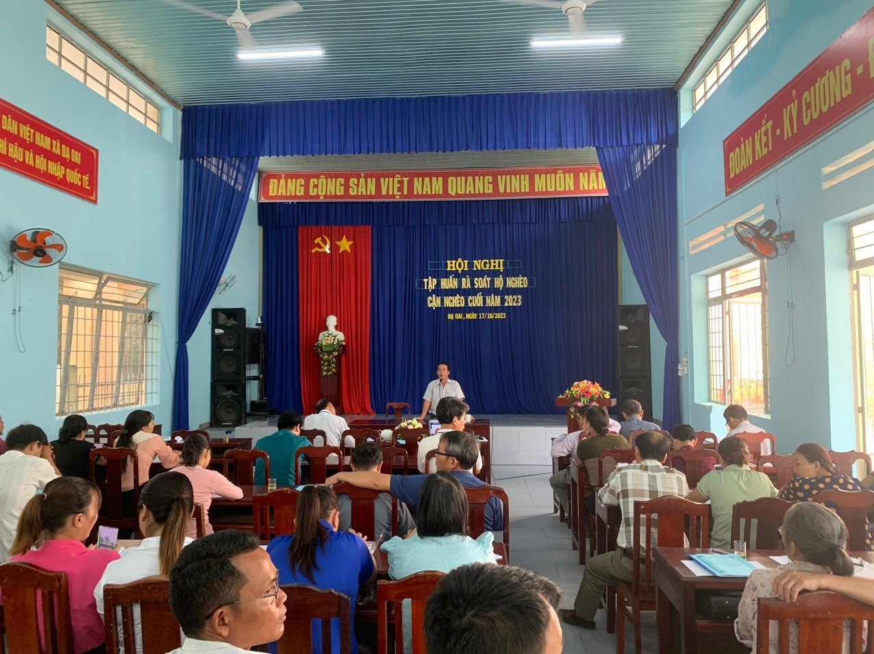 Tập huấn rà soát hộ nghèo, hộ cận nghèo cuối năm 2023 tại huyện Đạ Oai
