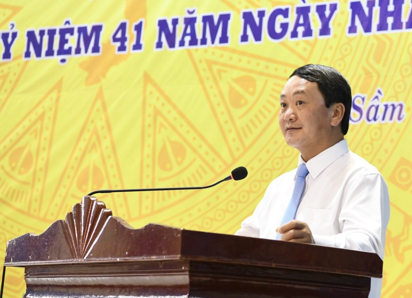 Bộ trưởng, Chủ nhiệm Uỷ ban Dân tộc Hầu A Lềnh phát biểu tại Lễ Kỷ niệm 20 năm ngày thành lập và Khai giảng năm học mới của trường Dự bị Đại học Dân tộc Sầm Sơn