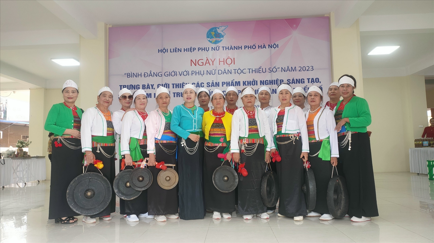 Xã Ba Trại đã thành lập 03 Câu lạc bộ văn hóa văn nghệ cồng chiêng với sự tham gia của gần 90 thành viên, trong đó phần lớn là hội viên Hội LHPN xã Ba Trại. 
