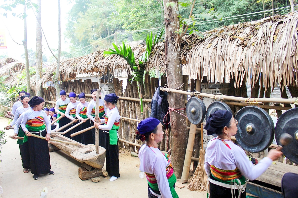 Bảo tồn phát huy văn hóa truyền thống tốt đẹp của các dân tộc gắn với phát triển du lịch