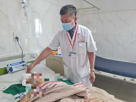 Bệnh nhi Đ.G.B. đang điều trị tại Bệnh viện Đa khoa vùng Tây Nguyên