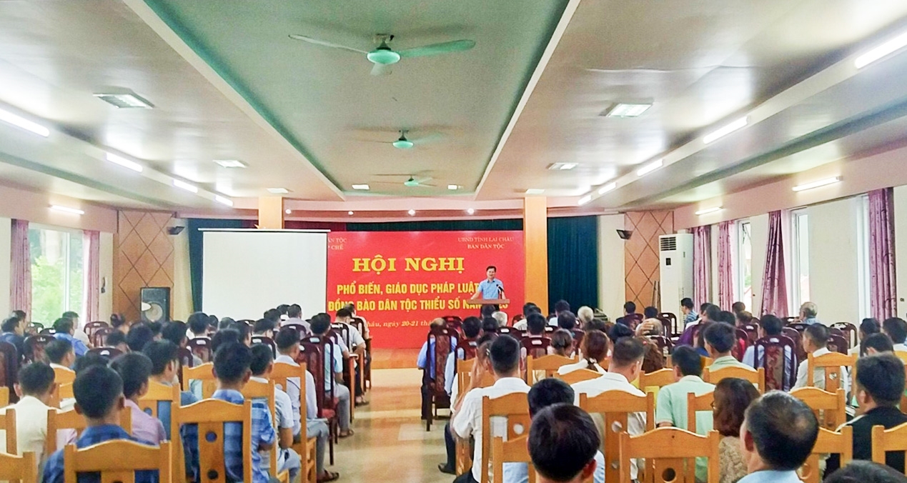 Ban Dân tộc tỉnh Lai Châu tổ chức Hội nghị phổ biến, giáo dục pháp luật cho đồng bào DTTS