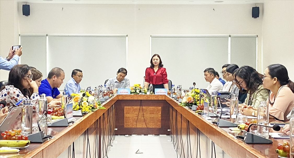 Bà Nguyễn Thị Hải Nhung - Vụ Trưởng Vụ Văn hóa dân tộc, Bộ Văn hóa, Thể thao và Du lịch phát biểu tại buổi họp báo
