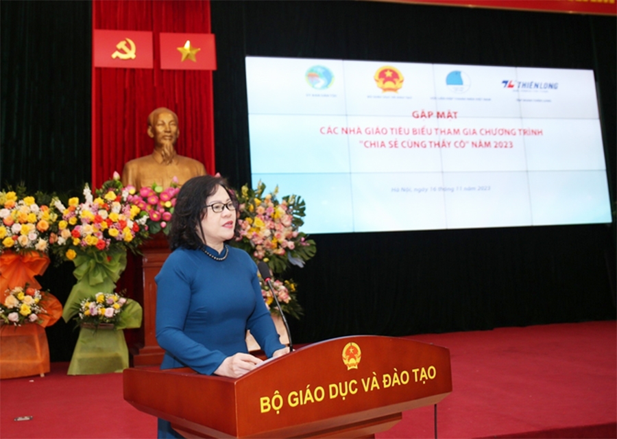 Thứ trưởng Bộ GD&ĐT Ngô Thị Minh phát biểu tại cuộc gặp mặt