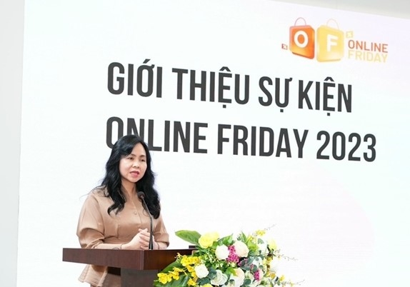 Bà Lê Hoàng Oanh, Cục trưởng Cục Thương mại điện tử và Kinh tế số giới thiệu về Tuần lễ Thương mại điện tử quốc gia và Ngày mua sắm trực tuyến năm 2023.