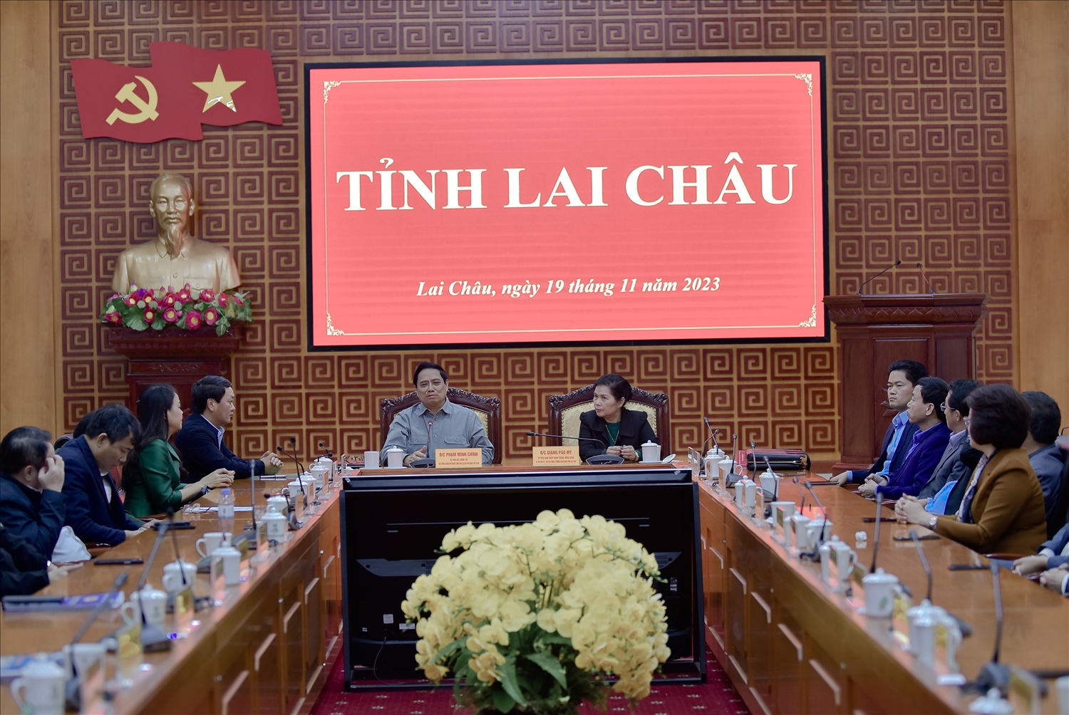 Thủ tướng đề nghị Lai Châu cần gắn phát triển du lịch với bảo tồn bản sắc văn hóa dân tộc 