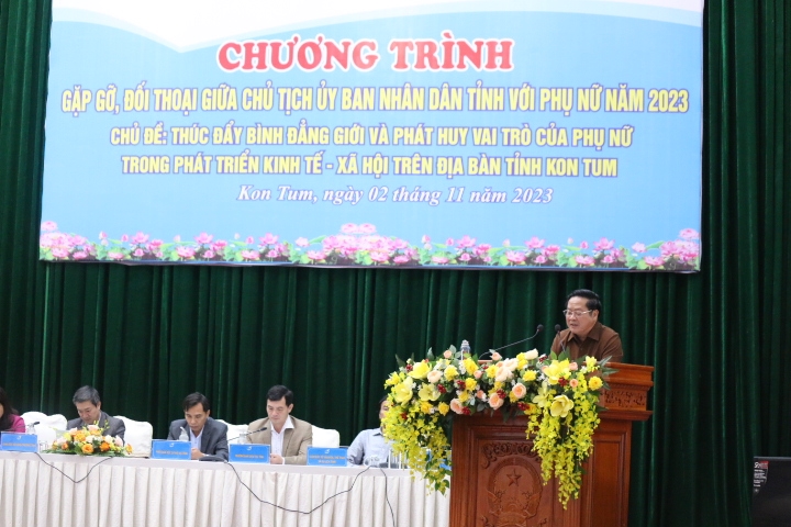 Ông Lê Ngọc Tuấn – Phó Bí thư Tỉnh ủy, Chủ tịch UBND tỉnh Kon Tum phát biểu tại Chương trình gặp gỡ, đối thoại