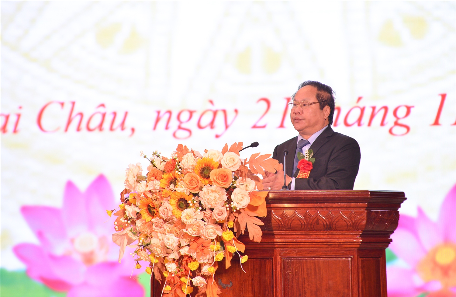 Đồng chí Tống Thanh Hải, Ủy viên Ban Thường vụ Tỉnh ủy, Phó Chủ tịch Thường trực UBND tỉnh Lai Châu khai mạc Hội nghị.