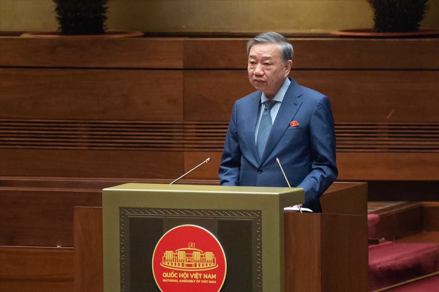 Bộ trưởng Bộ Công an Tô Lâm, thừa ủy quyền của Thủ tướng Chính phủ trình bày Báo cáo