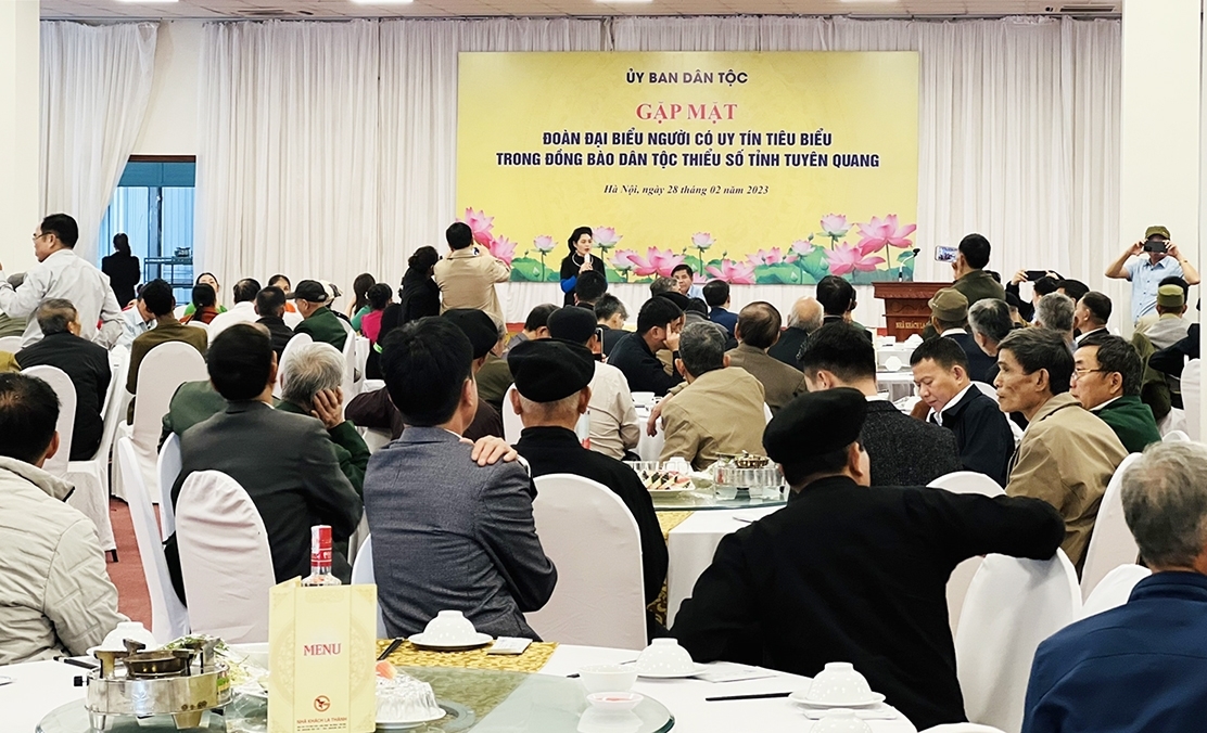 Lãnh đạo Ủy ban Dân tộc tổ chức đón tiếp Người có uy tín trong đồng bào DTTS tỉnh Tuyên Quang nhân dịp Đoàn về thăm Thủ đô Hà Nội.