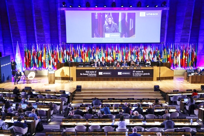 Khung cảnh Kỳ họp lần thứ 42 Đại hội đồng Tổ chức Giáo dục, Khoa học và Văn hóa của Liên hợp quốc (UNESCO). (ảnh Cục Di sản văn hóa, Bộ VHTTDL)