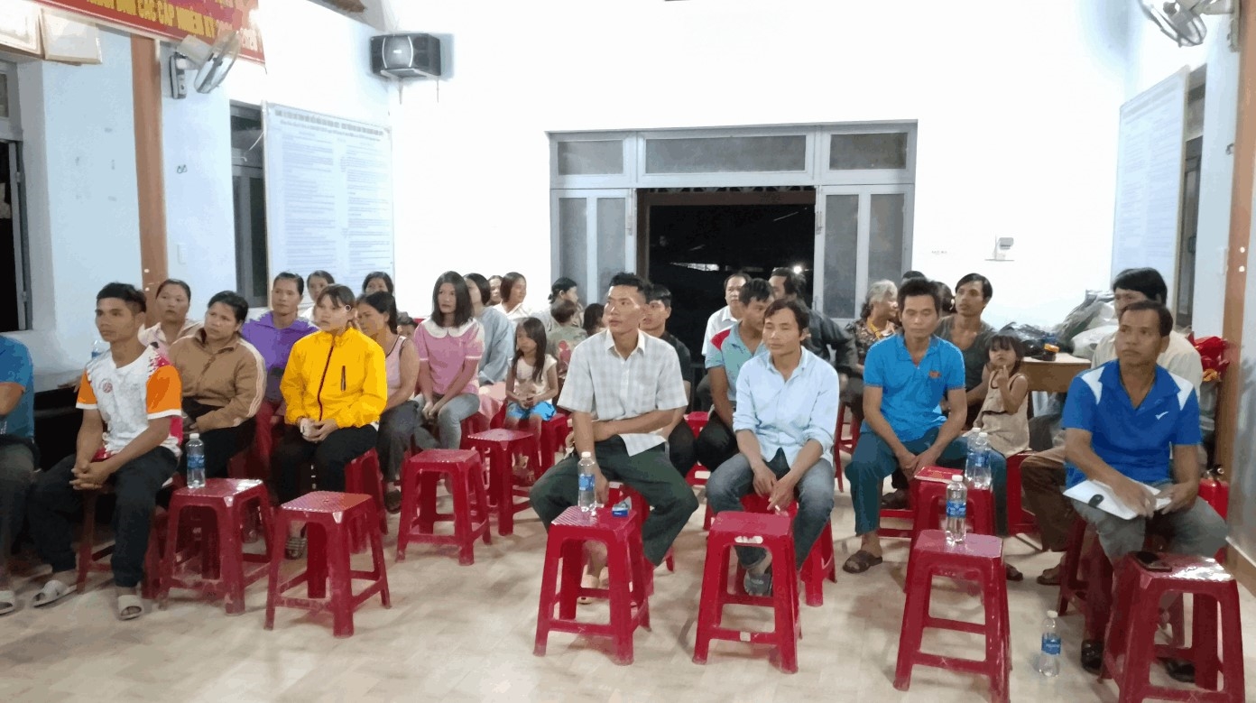 Huyện Phước Sơn đẩy mạnh công tác tuyên truyền, thông qua các buổi sinh hoạt chi, tổ Hội phổ biến, tuyên truyền, giáo dục về các chính sách an sinh xã hội, bình đẳng giới và phòng ngừa, ứng phó với bạo lực trên cơ sở giới…